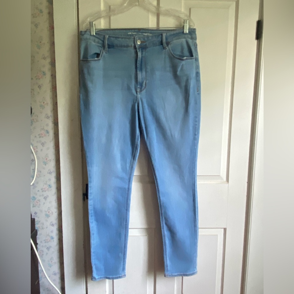 Old Navy Light Wash Jeans